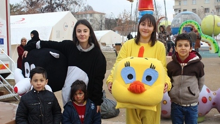 Kardeşlerden Depremzede Çocuklara Destek