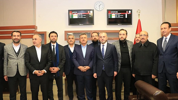 AK Partili Kandemir, Elazığ'a Geldi