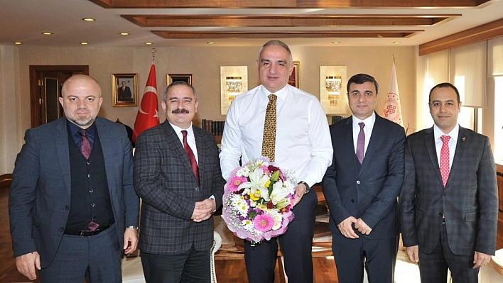 Başarılı Gazeteci Akbıyık, Bakan Ersoy'dan Destek İstedi