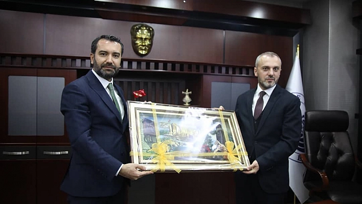 AK Partili Kandemir'den Başkan Şerifoğulları'na Övgü Dolu Sözler