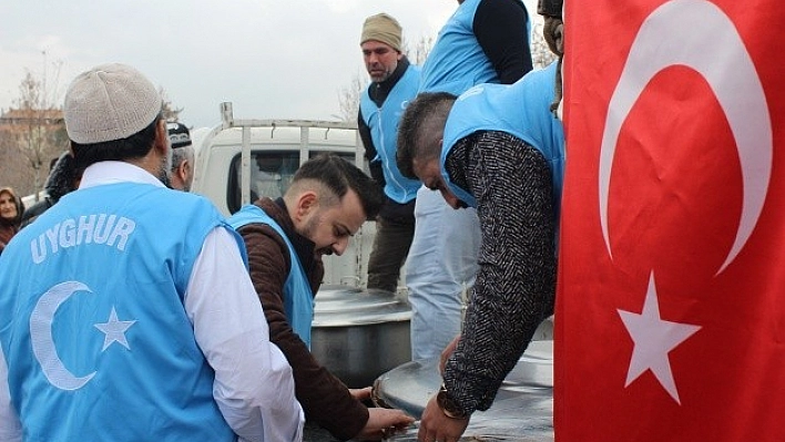 Doğu Türkistanlılar'da Elazığlıların Yanında