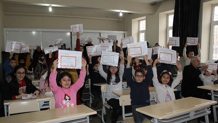 Elazığ'da 125 Bin Öğrenci Karne Aldı