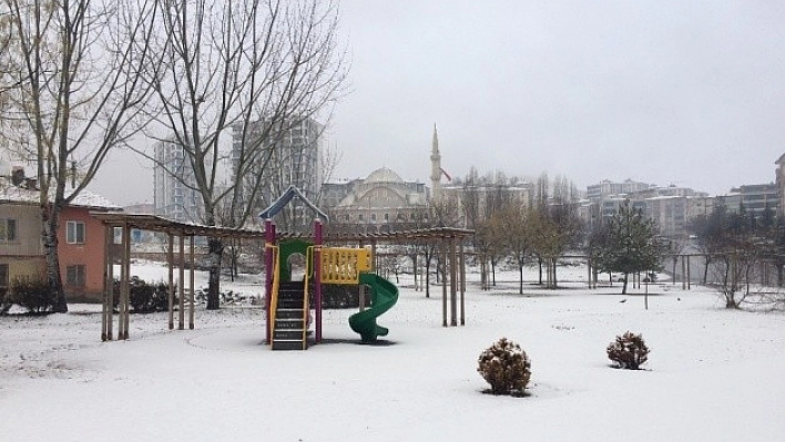 Kar Yağışı  Etkili Oldu,73 Köy Yolu Kapandı