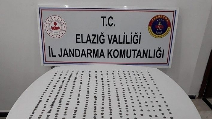 Bin 500 Yıllık Tarihi Gümüş Sikke Ele Geçirildi