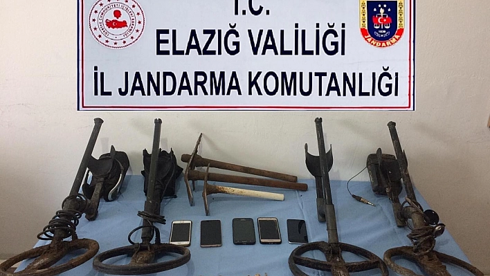 Palu'da Kaçak Defineciler Yakalandı!