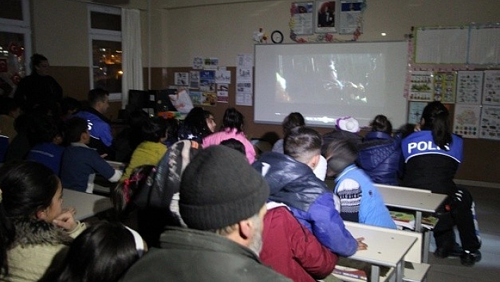 Depremzede Çocuklara Özel Sinema Etkinliği
