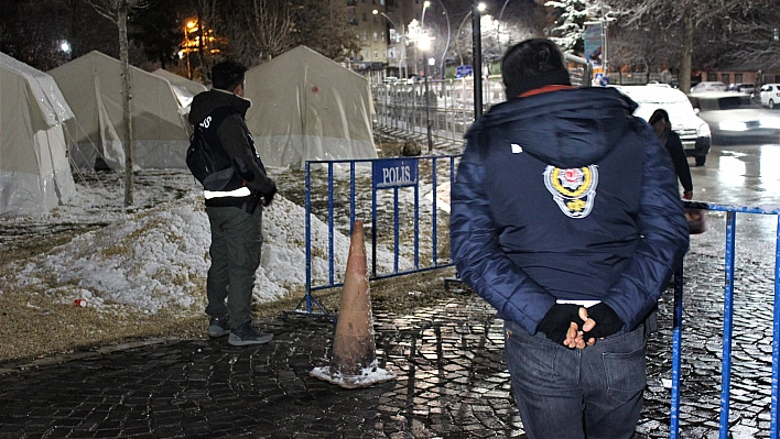 Elazığ'da 2 bin Polis 7/24 Görevde