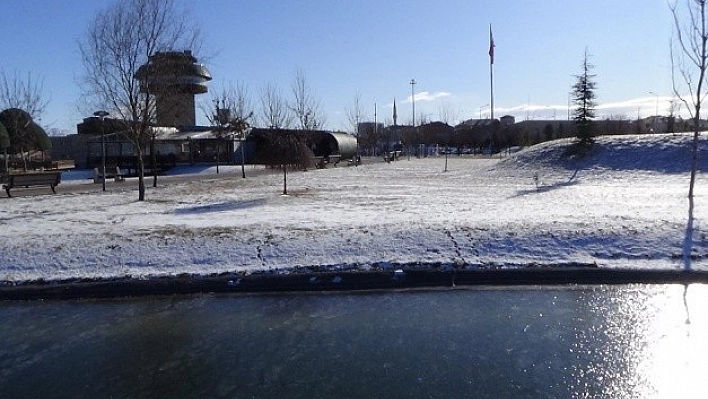 Elazığ'da Soğuk Hava Etkisini Gösteriyor