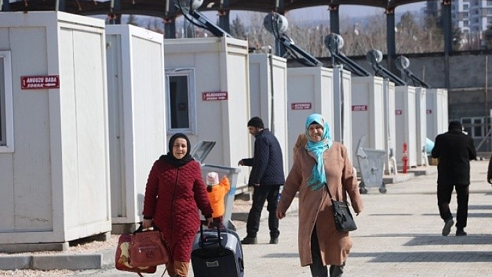 Konteyner kentte aileler ilk günü geride bıraktı