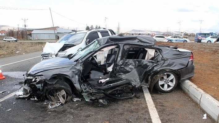 Elazığ'da Trafik Kazası: 5 Yaralı