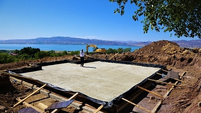 Elazığ'da deprem nedeniyle 18 köyde konut yapımına başlandı
