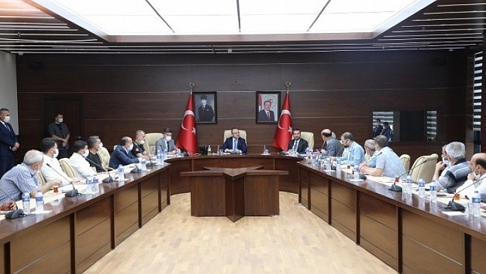 Elazığ'da Muhtarlarla İstişare Toplantısı