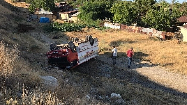 Elazığ'da Yakıt Tankeri Devrildi