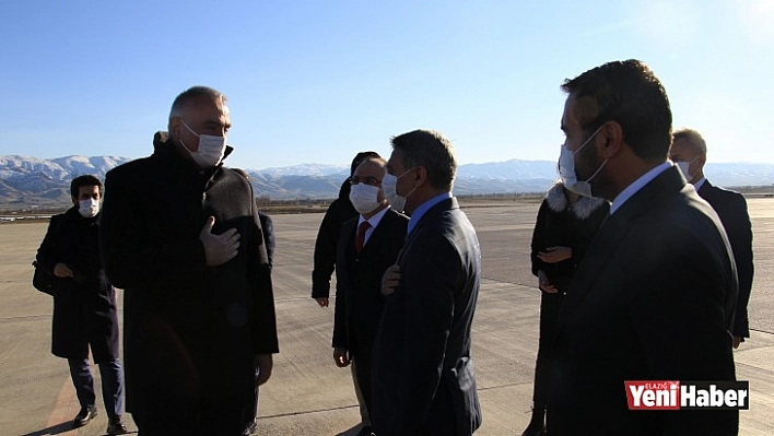 Bakan Ersoy, Elazığ'dan Tunceli'ye Geçti