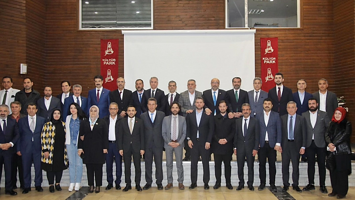 AK Partililer İftarda Buluştu