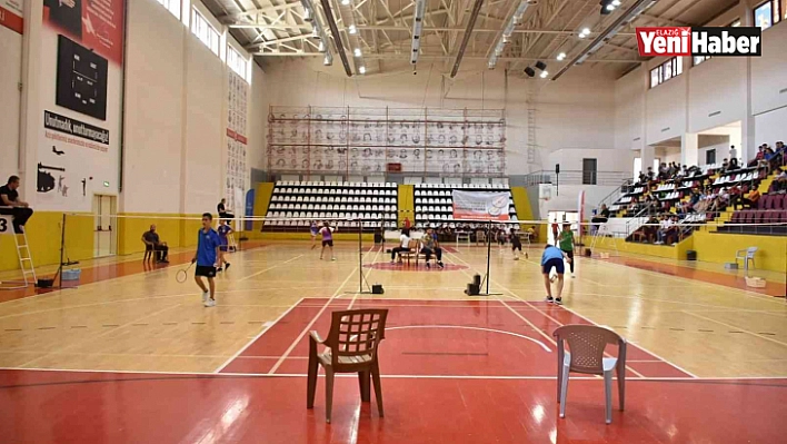 Badminton çeyrek finalleri başladı