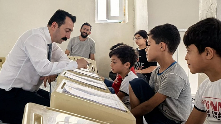 Başarılı Çalışmalarıyla Takdir Topluyor