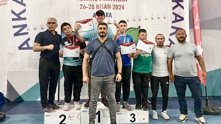 Bilek Güreşinde Türkiye Birinciliği