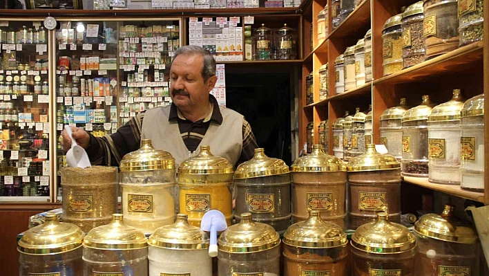 Bu aile 3 kuşaktır Elazığ'a şifa dağıtıyor