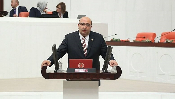 'Bu Ülkede Kahramanlar Bitmez'