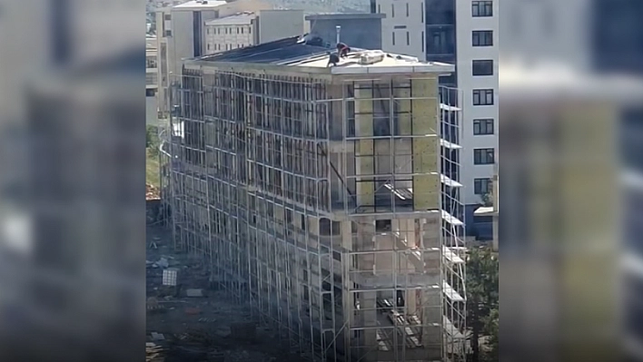 Çatıda Tehlikeli Çalışma