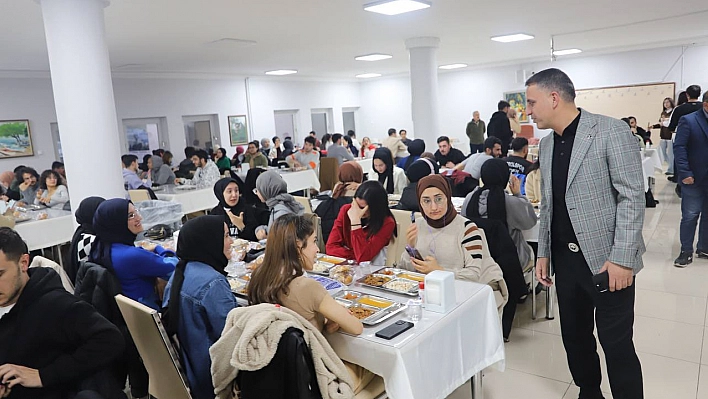 Demirci'den Anlamlı İftar Yemeği