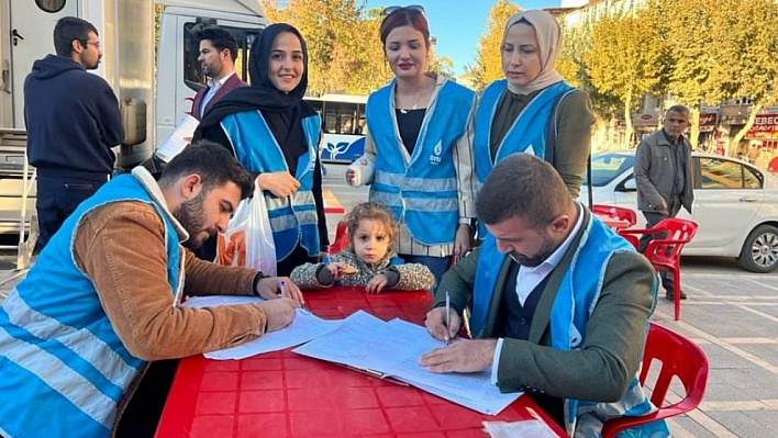 DEVA Partisinden Kan Bağışı