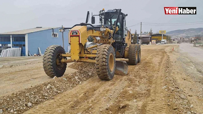 Elazığ Belediyesi Yol Yapım Çalışmalarını Sürdürüyor