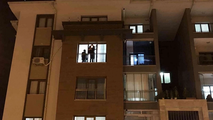 Genç Kadın 4'üncü Kattan Düştü