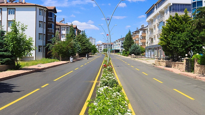 Elazığ'da Asfaltlanan Yollar İşaretleniyor