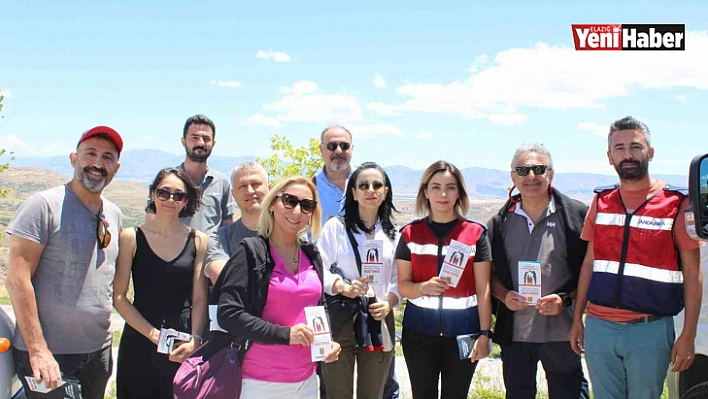 Elazığ'da jandarma ekipleri vatandaşları uyuşturucuya karşı bilgilendirdi