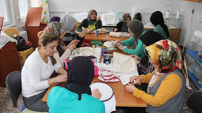Hem Sosyalleşiyorlar, Hem de Öğreniyorlar