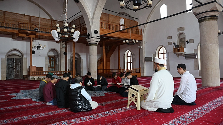 Elazığ'da Mukabele Geleneği