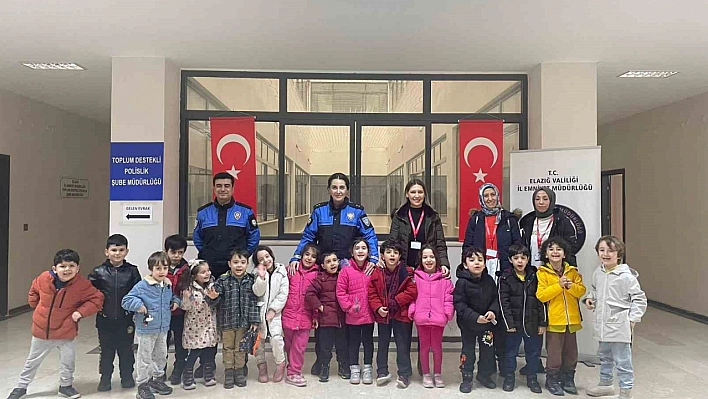 Öğrenciler Polisleri Unutmadı