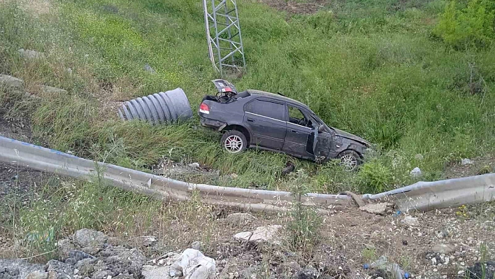 Otomobil Şarampole Uçtu