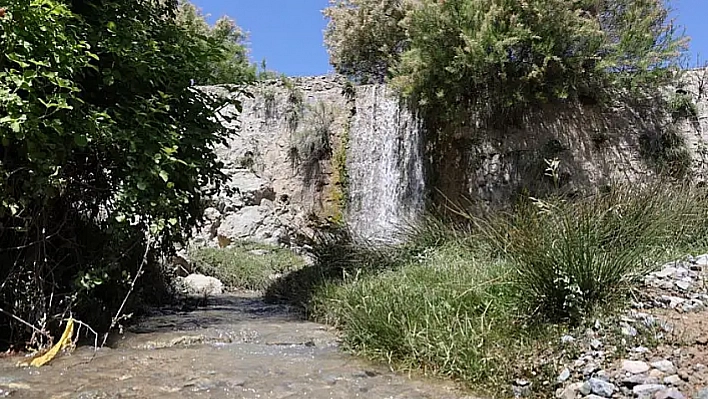 Elazığ'da Şelaleler Şırıl Şırıl