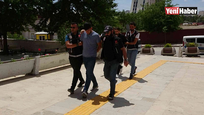 Uyuşturucu Satıcıları Suçüstü Yakalandı