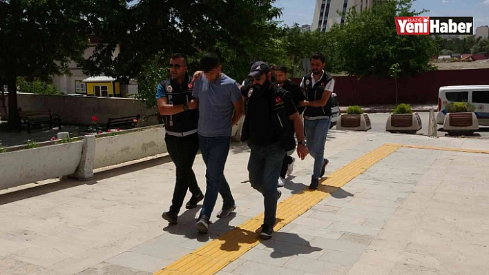 Elazığ'da uyuşturucu satan 2 şüpheli tutuklandı