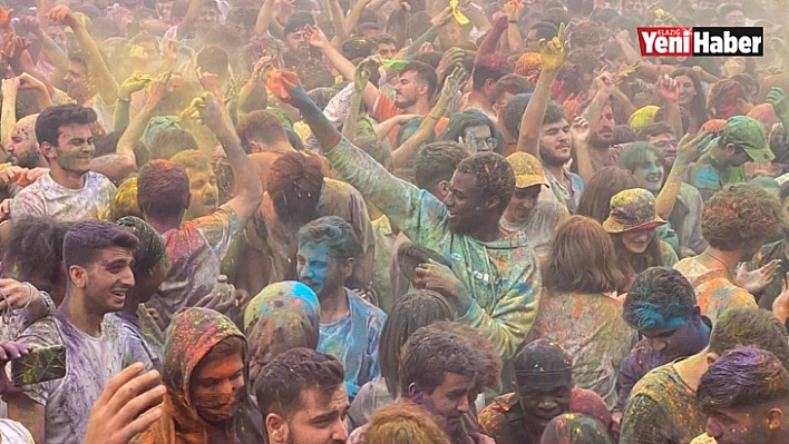 Elazığ'daki 'Color Fest' renkli görüntüler oluşturdu