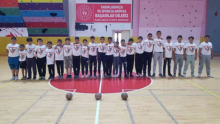 Hentbolcular Çalışmalara Başladı