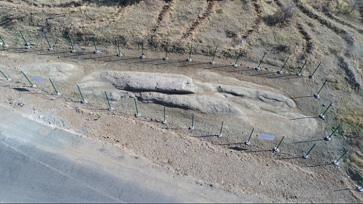 800 Yıllık 'Ejderha Taşı' Bulundu
