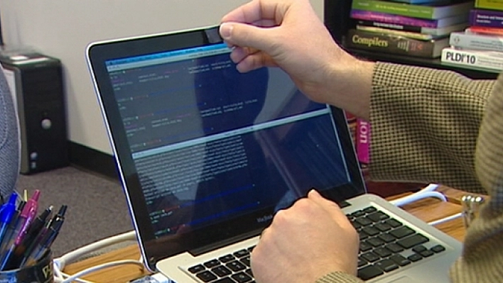 Laptop Kamerasından İzleniyor Olabilirsiniz