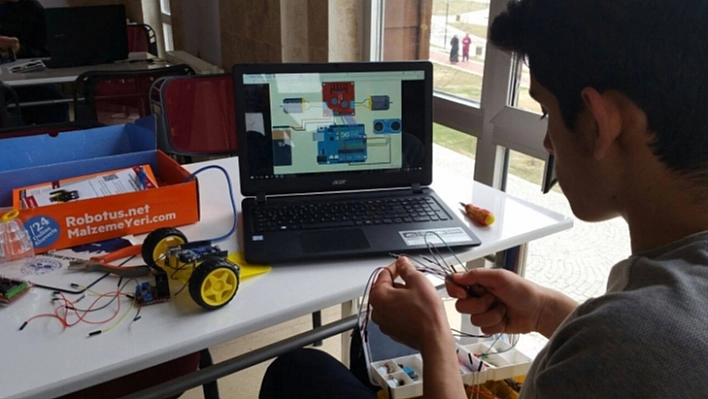 Elazığ Belediyesinden Robotik Eğitim Kursu