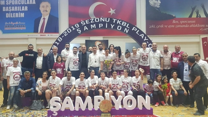 Bordo Beyazlı Perilerimiz Artık Şampiyon