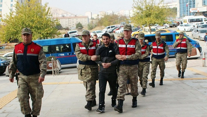 Bayrağımızdan İğrenen, FETÖ'cü Sanık Mahkemede Kıvırdı