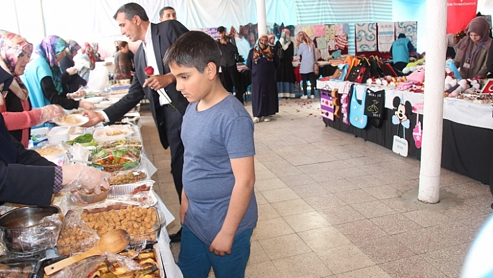 Yetim Çocuklar İçin Kermes