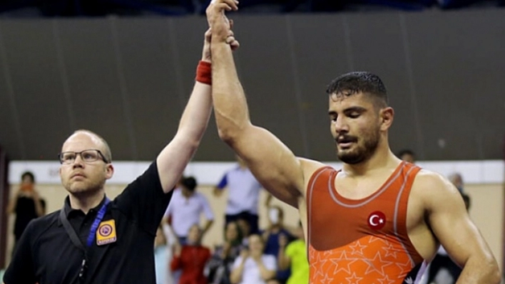 Taha Akgül, Göğsümüzü Kabarttı
