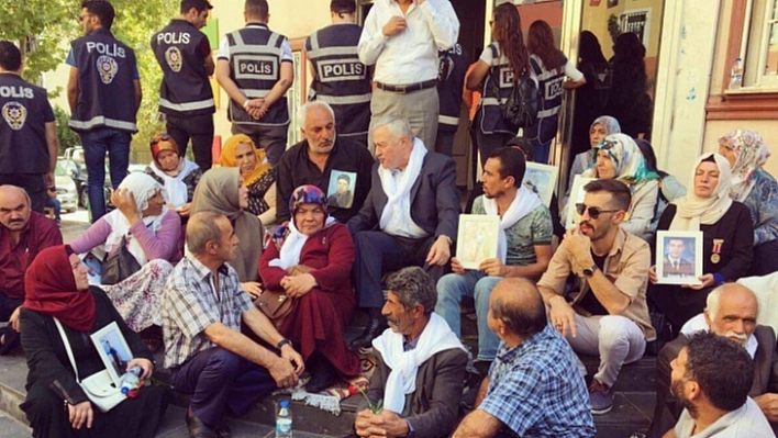 Demirbağ'dan, Diyarbakır Annelerine Destek