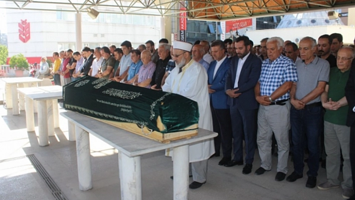 İşadamı Açık, Babasını Kaybetti!