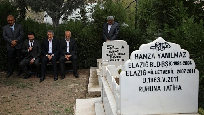 Merhum Hamza Yanılmaz  Kabri Başında Anıldı